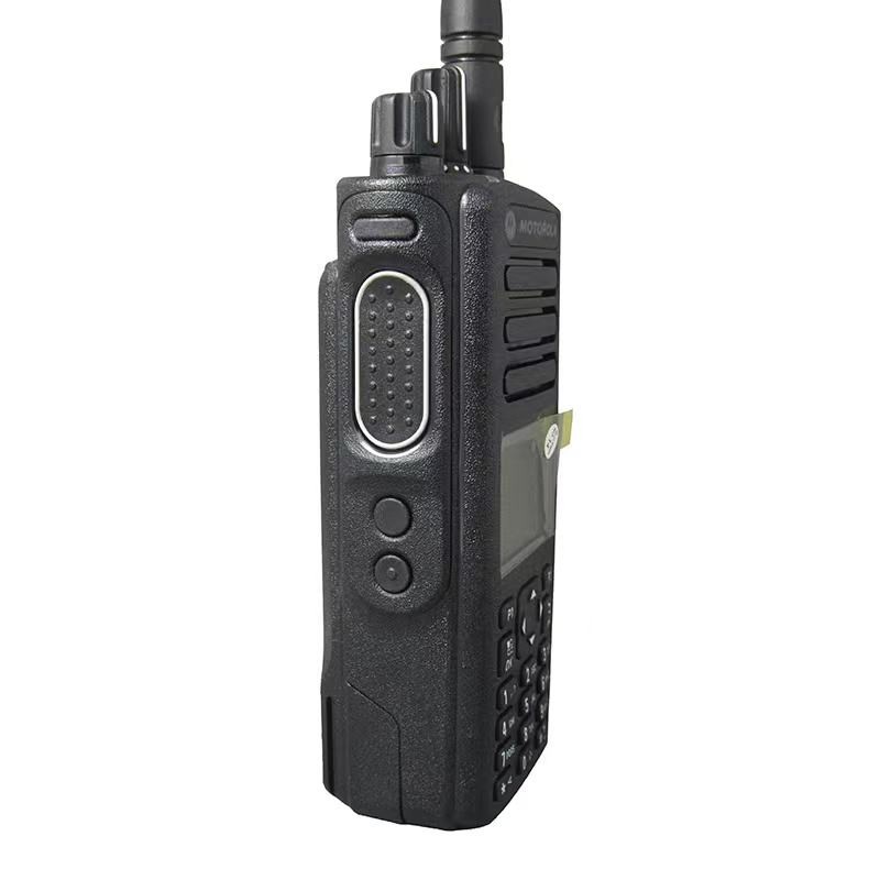جهاز اتصال لاسلكي بعيد المدى من موتورولا — طراز XIR P8668 (VHF/UHF) — جهاز ووكي توكي مزود بنظام تحديد المواقع العالمي (GPS) جهاز اتصال لاسلكي بعيد المدى من موتورولا — طراز XIR P8668 (VHF/UHF) — جهاز ووكي توكي مزود بنظام تحديد المواقع العالمي (GPS)