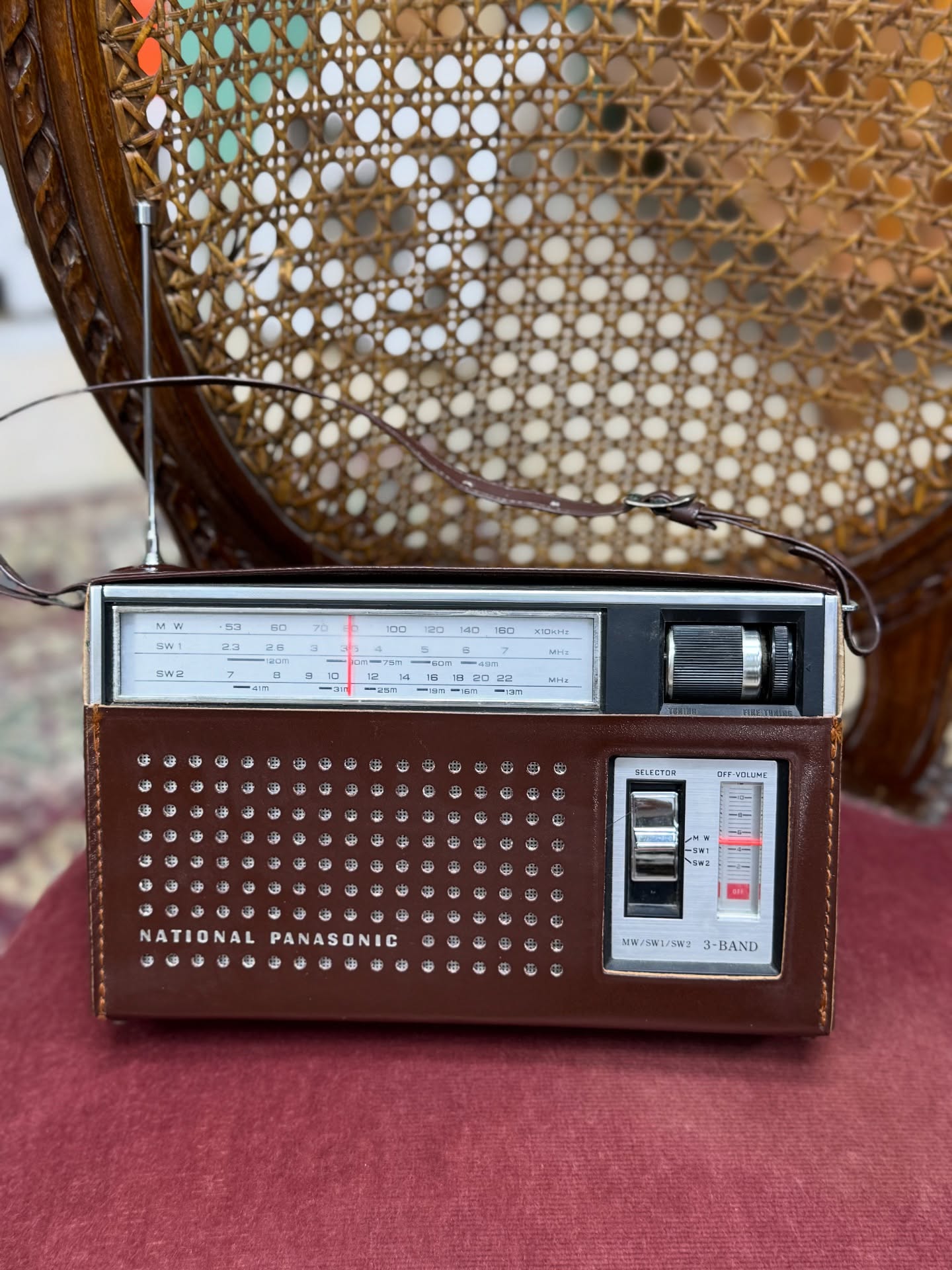 جهاز راديو محمول ثلاثي الموجات من ناشيونال باناسونيك R-312II MW/1SW/SW2 - جديد تمامًا، صنع في اليابان جهاز راديو محمول ثلاثي الموجات من ناشيونال باناسونيك R-312II MW/1SW/SW2 - جديد تمامًا، صنع في اليابان